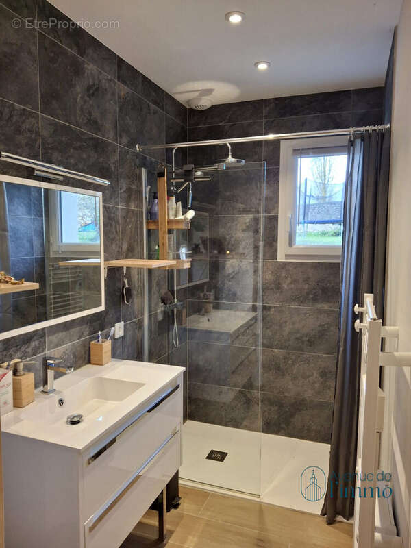 Maison à GREZ-NEUVILLE