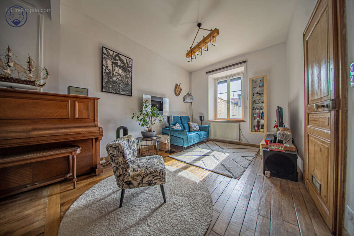 Maison à COMMERCY