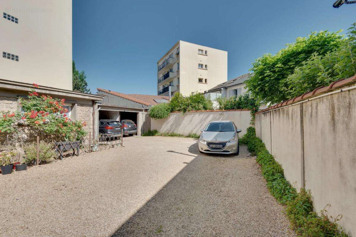 Appartement à SAINT-MAUR-DES-FOSSES