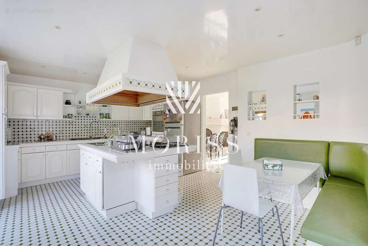 Maison à LE PERREUX-SUR-MARNE