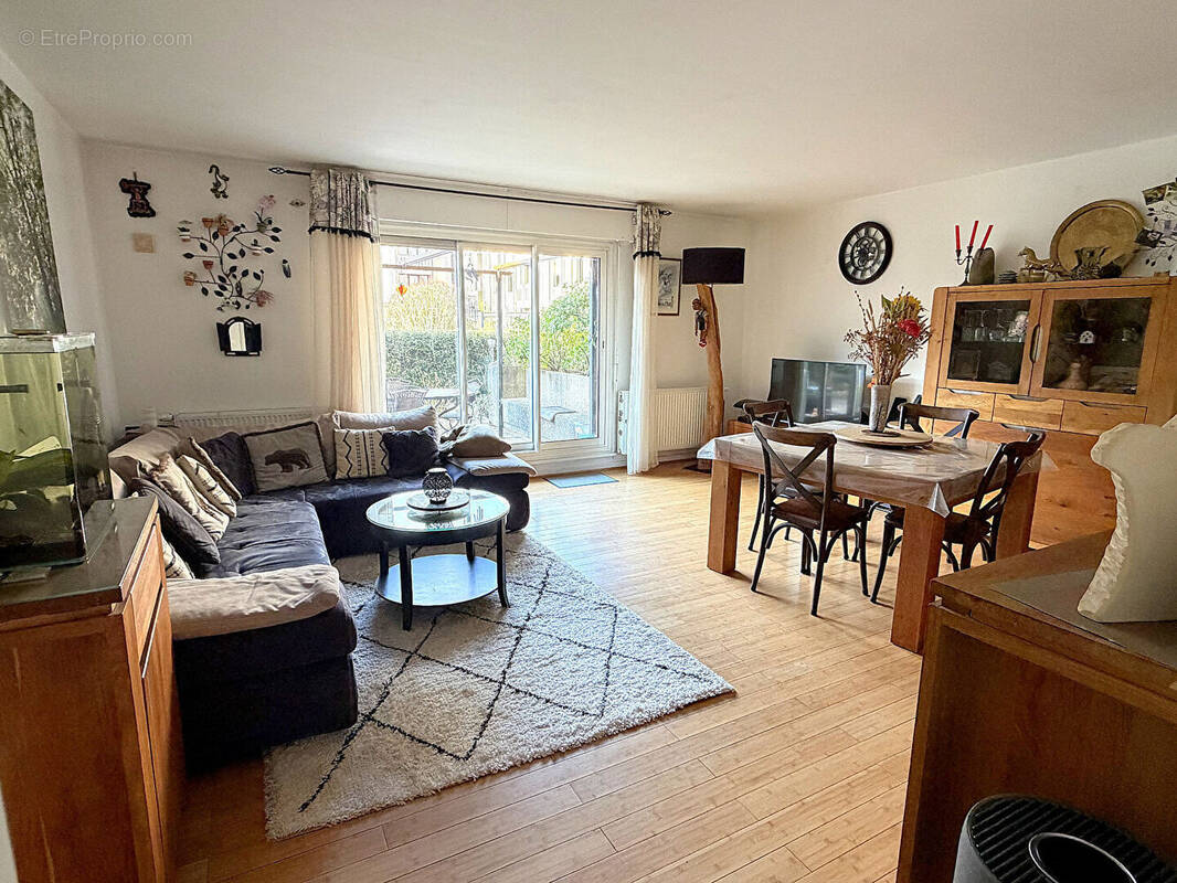 Appartement à MONTIGNY-LE-BRETONNEUX
