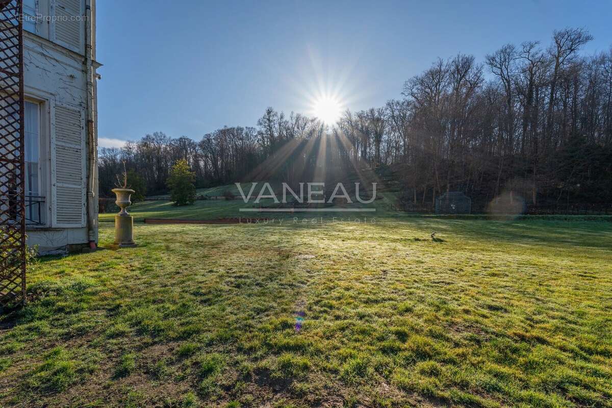 En bord de Seine, à proximité immédiate de Fontainebleau - photo 21