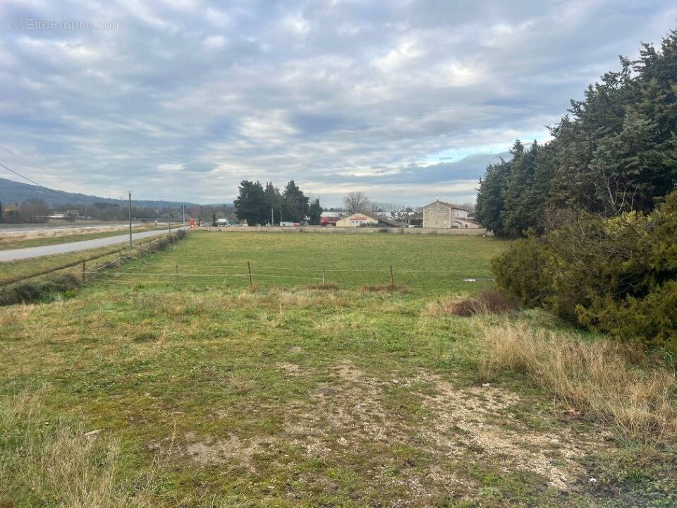 Terrain à MALLEMORT