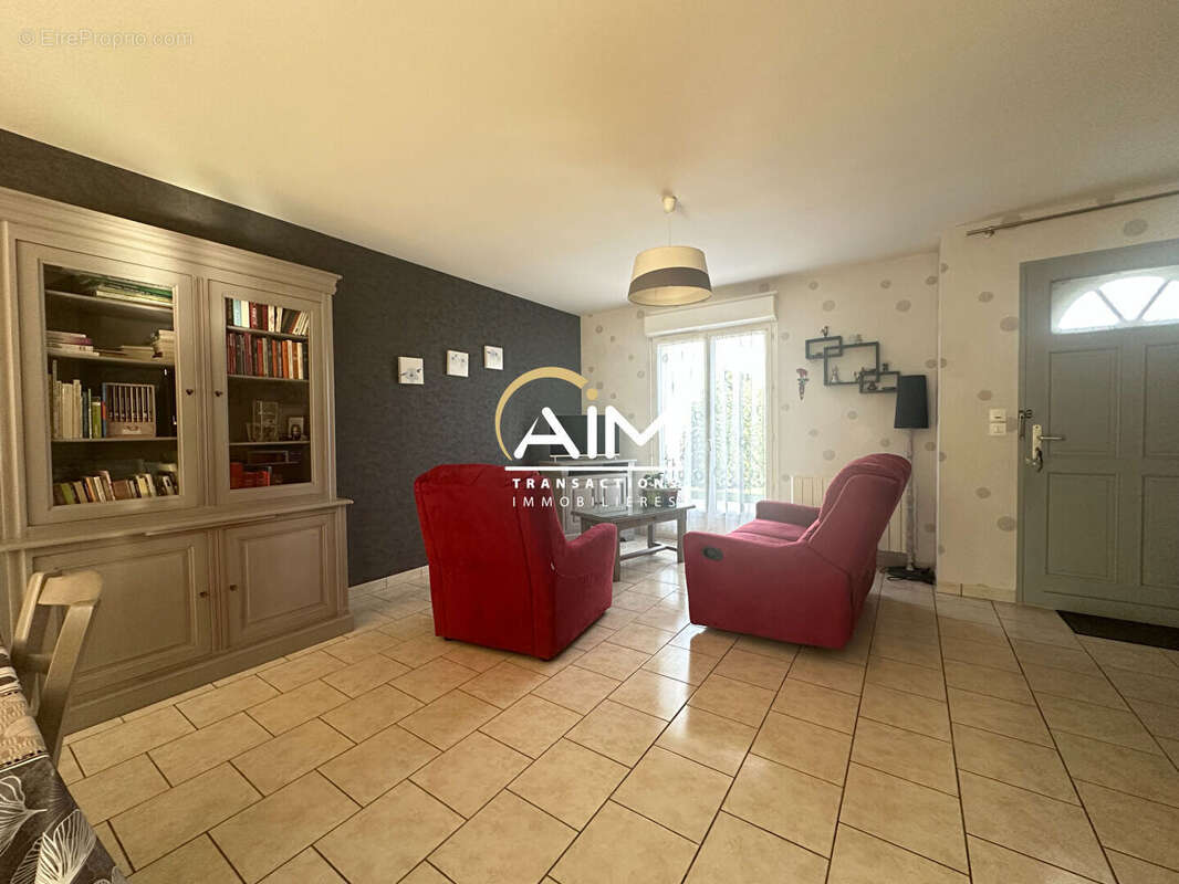 Maison à PARCAY-MESLAY