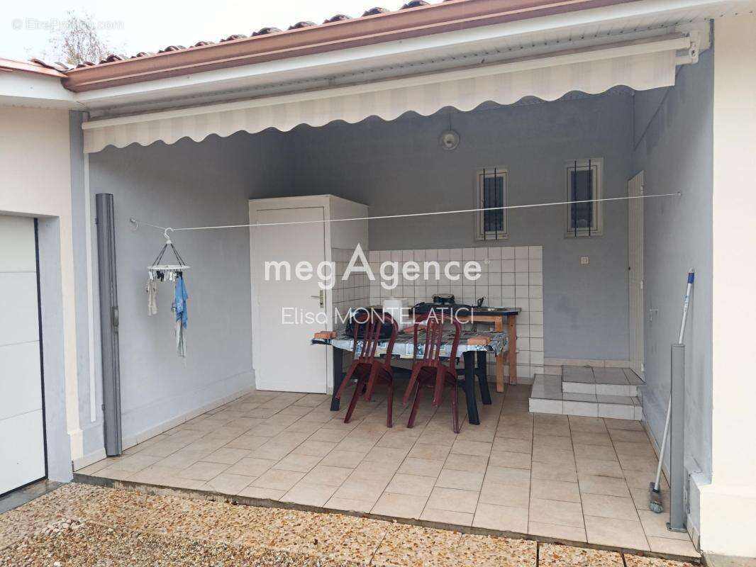 Maison à COUTRAS