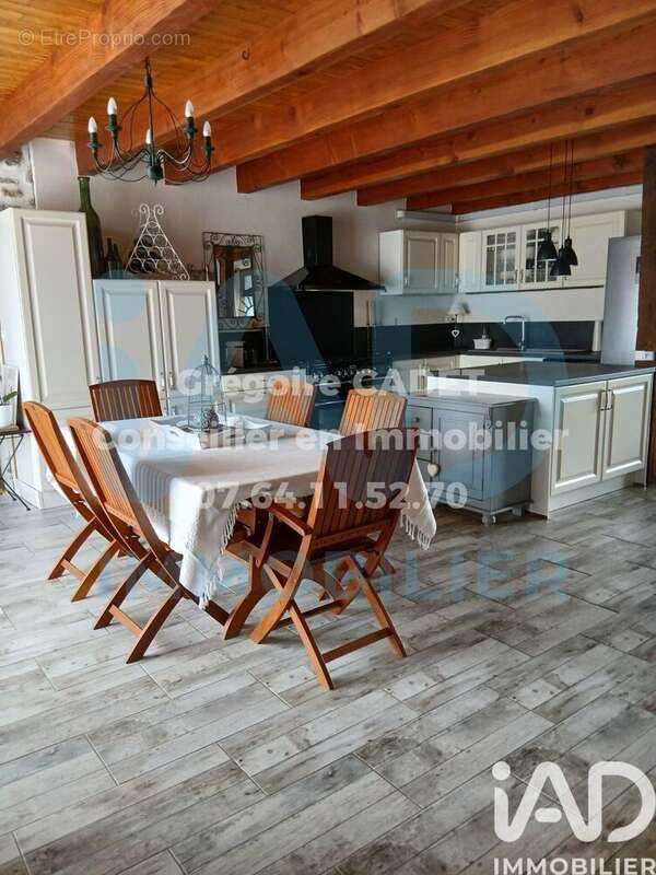Photo 2 - Maison à TOULX-SAINTE-CROIX