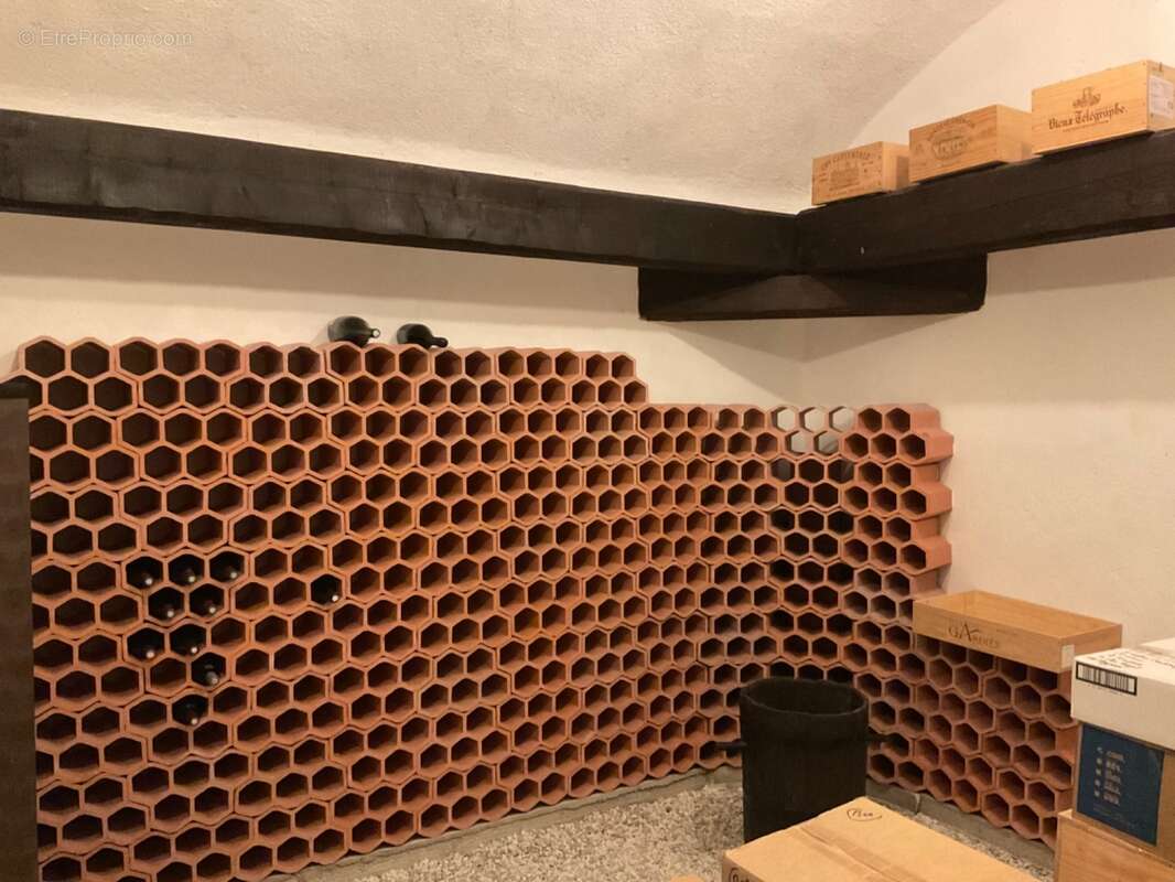 Proprieté  à 20 mns d'Aix en Provence sur la commune de Rognes  380m2 avec 8 chambres - photo 23