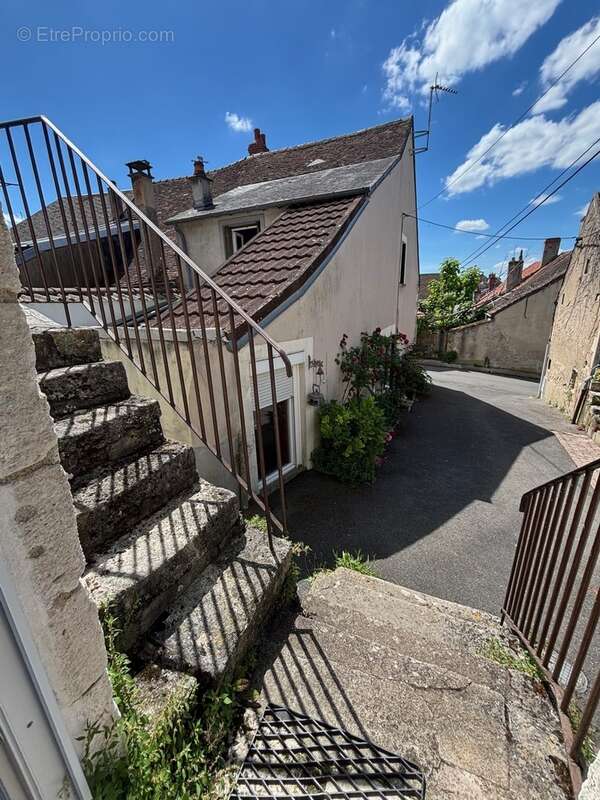 Maison à vendre 2 pièces LA CHARITE SUR LOIRE (58) - photo 9