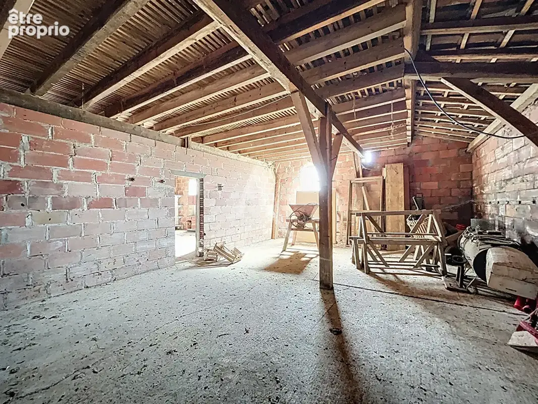 Ensemble comprenantun terrain constructible; un atelier et une dépendance à rénover - photo 6
