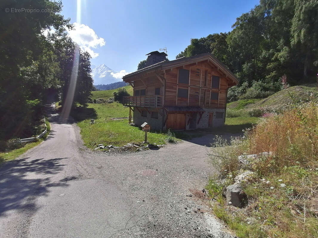 Terrain à COMBLOUX