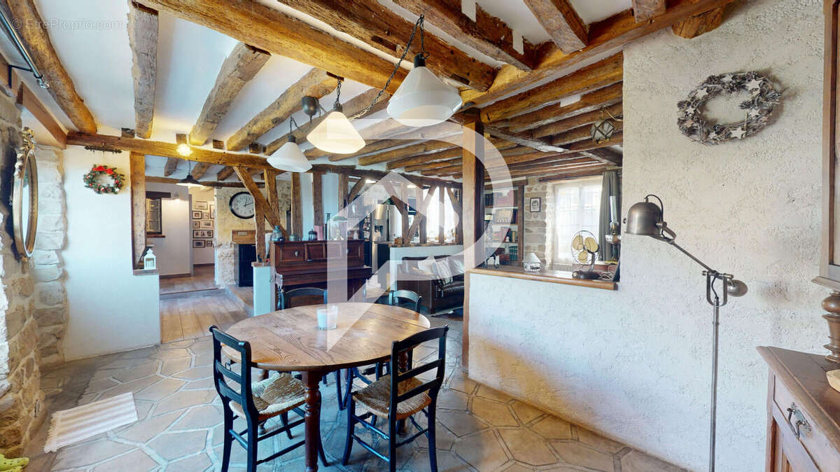 Maison à LA FERTE-ALAIS