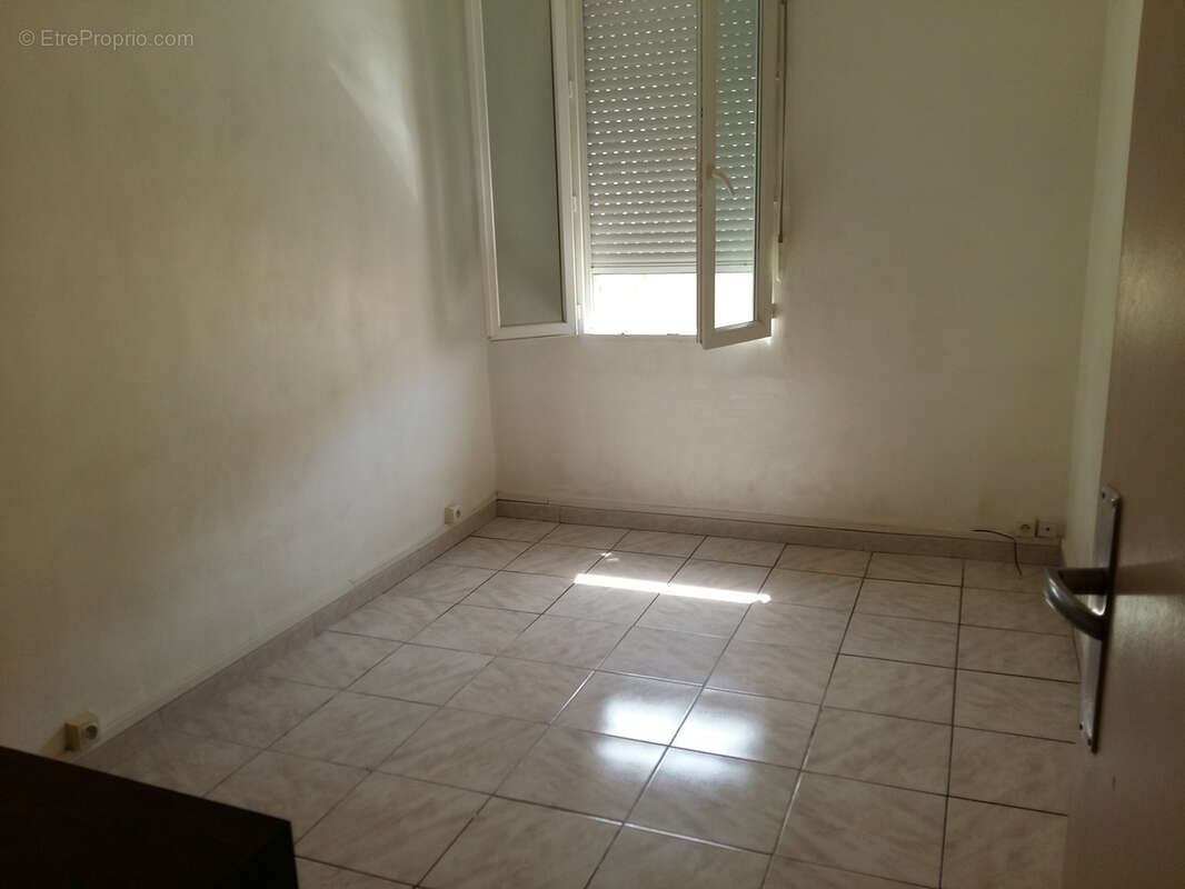 Appartement à MARSEILLE-3E