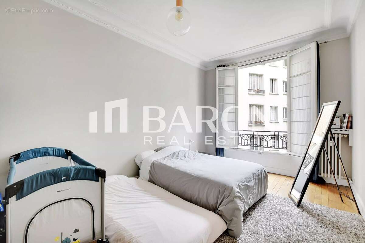 Appartement à PARIS-17E