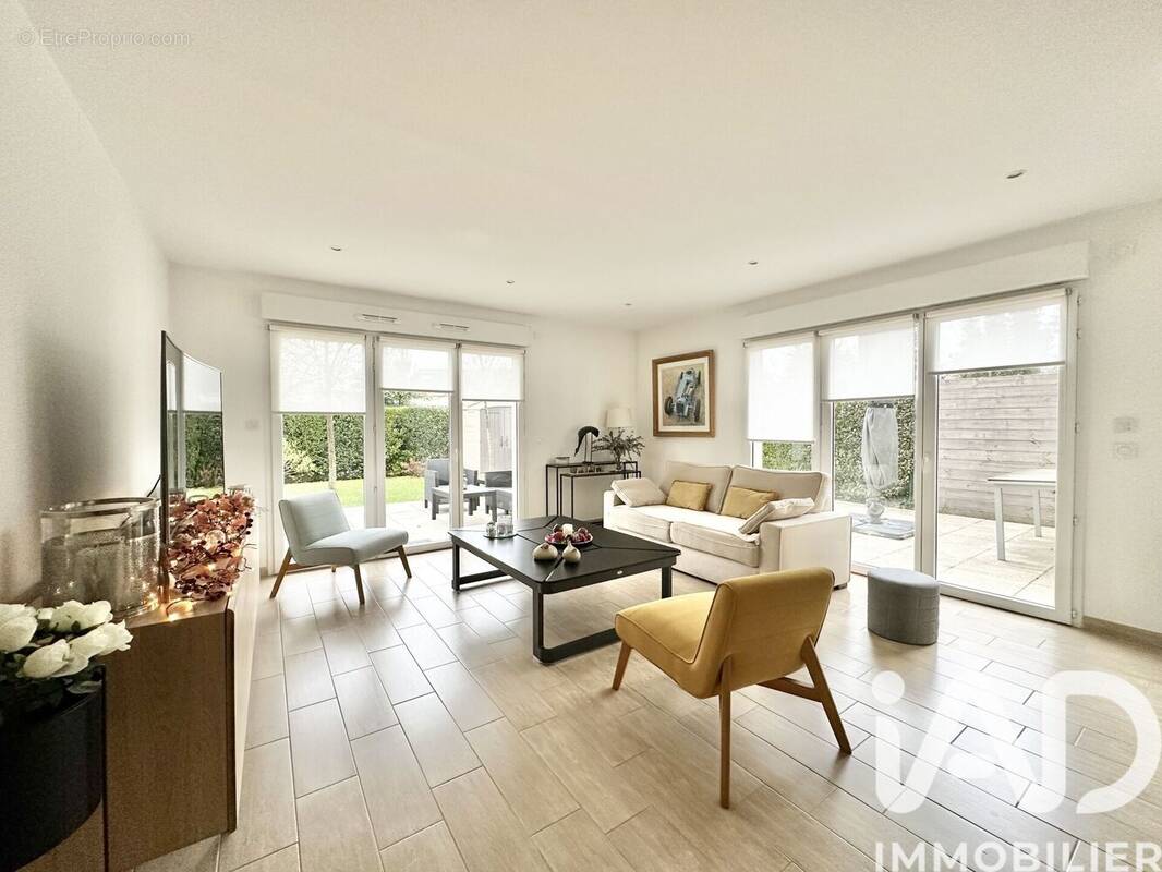 Photo 1 - Appartement à SAINTE-GENEVIEVE-DES-BOIS