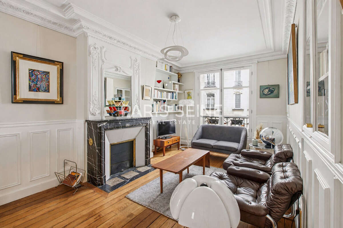 Appartement à PARIS-7E