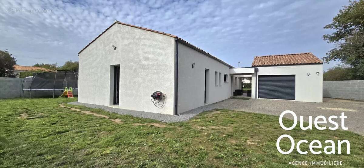 Maison à SAINT-AVAUGOURD-DES-LANDES