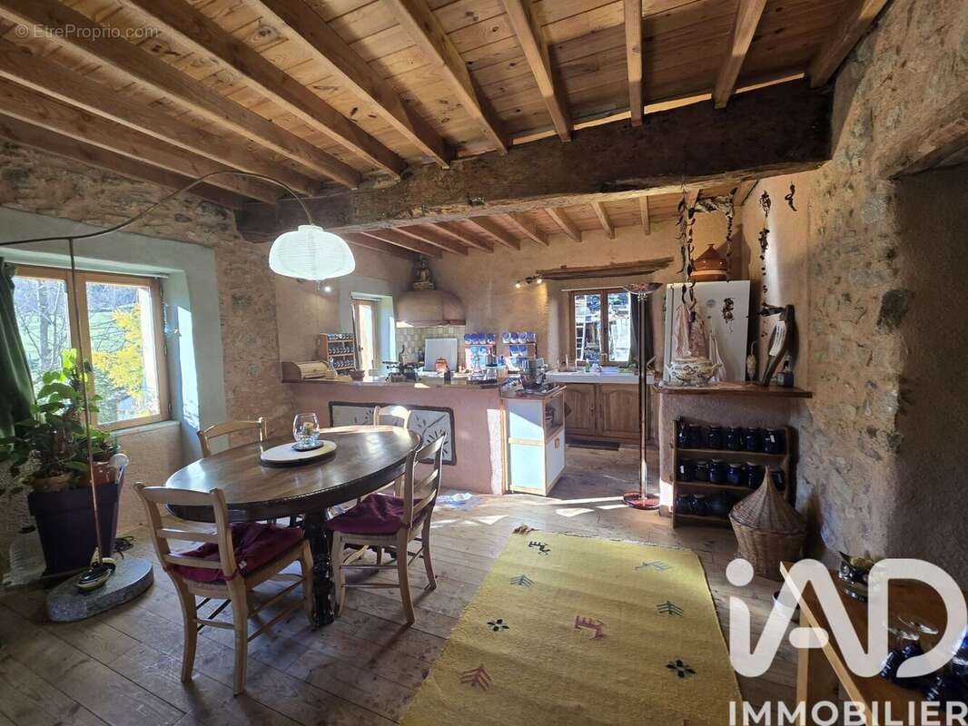 Maison 153 m² à Brassac  - photo 4