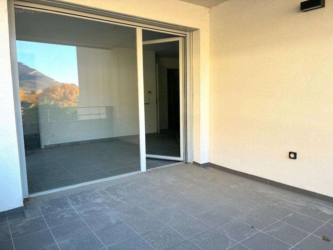 Appartement à CHALLES-LES-EAUX