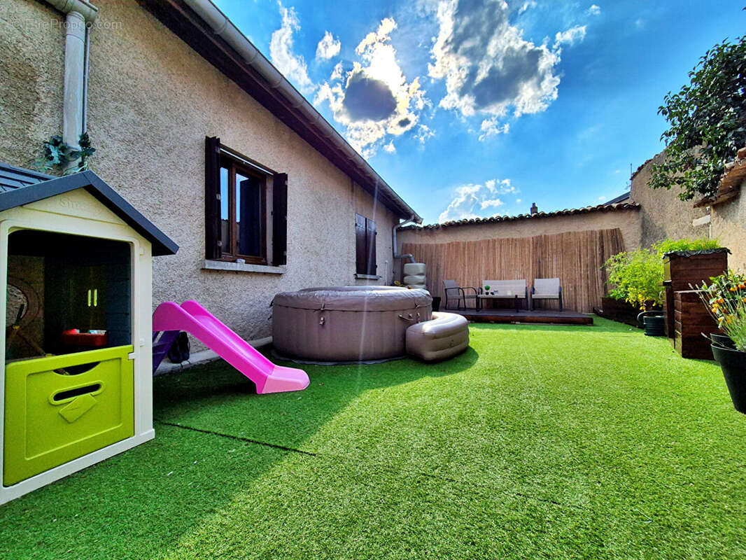 Maison à PAGNY-SUR-MEUSE