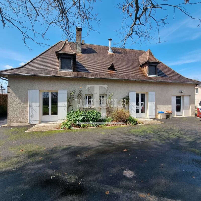 Maison à COULOUNIEIX-CHAMIERS