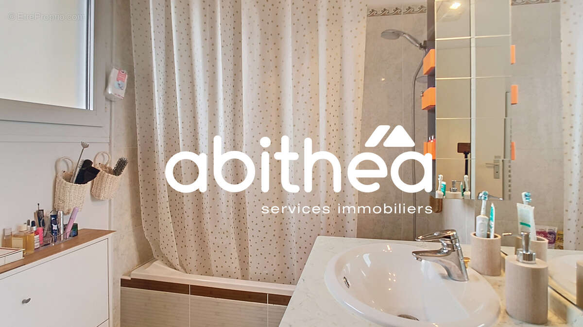 Maison à SAINTE-SAVINE