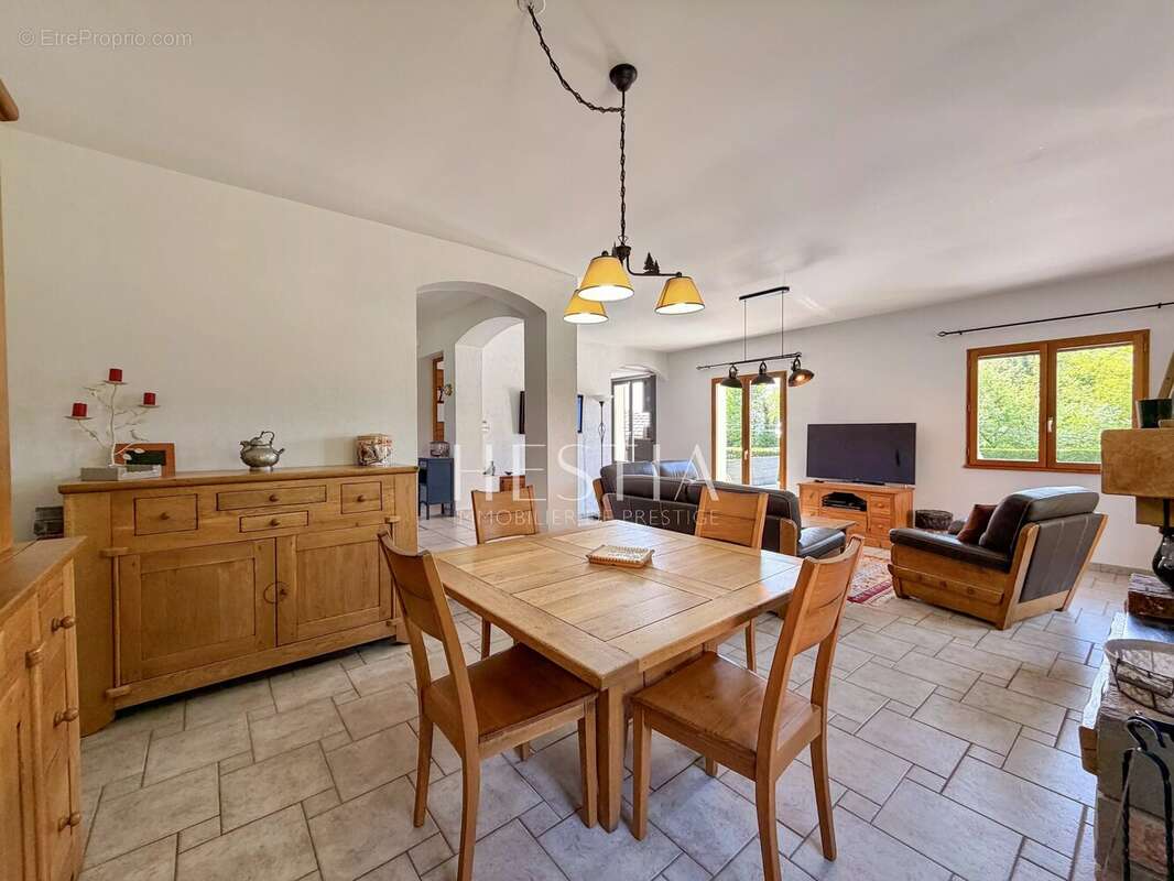 Maison à LES OLLIERES