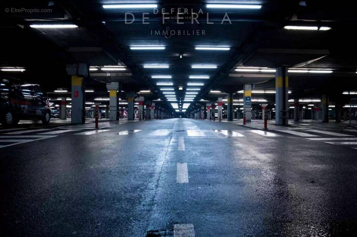 Parking à PARIS-14E