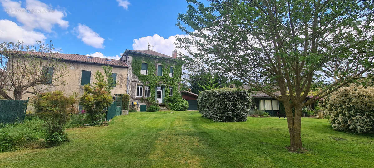Maison à HOUEILLES