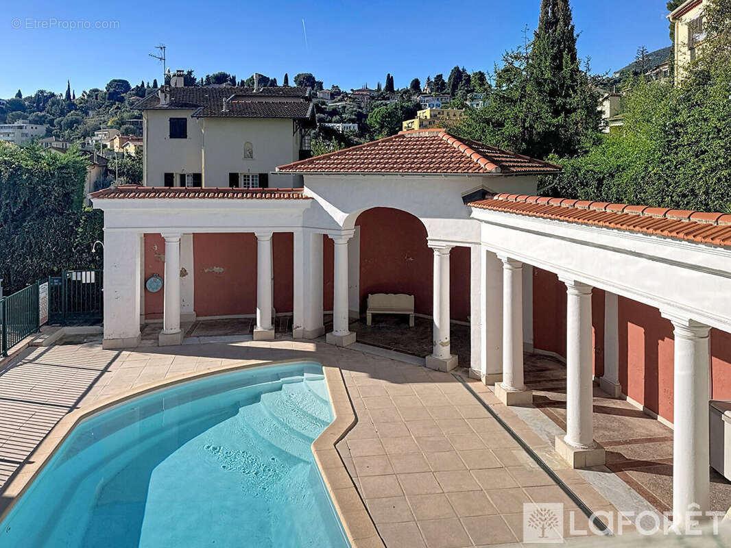 Appartement à ROQUEBRUNE-CAP-MARTIN