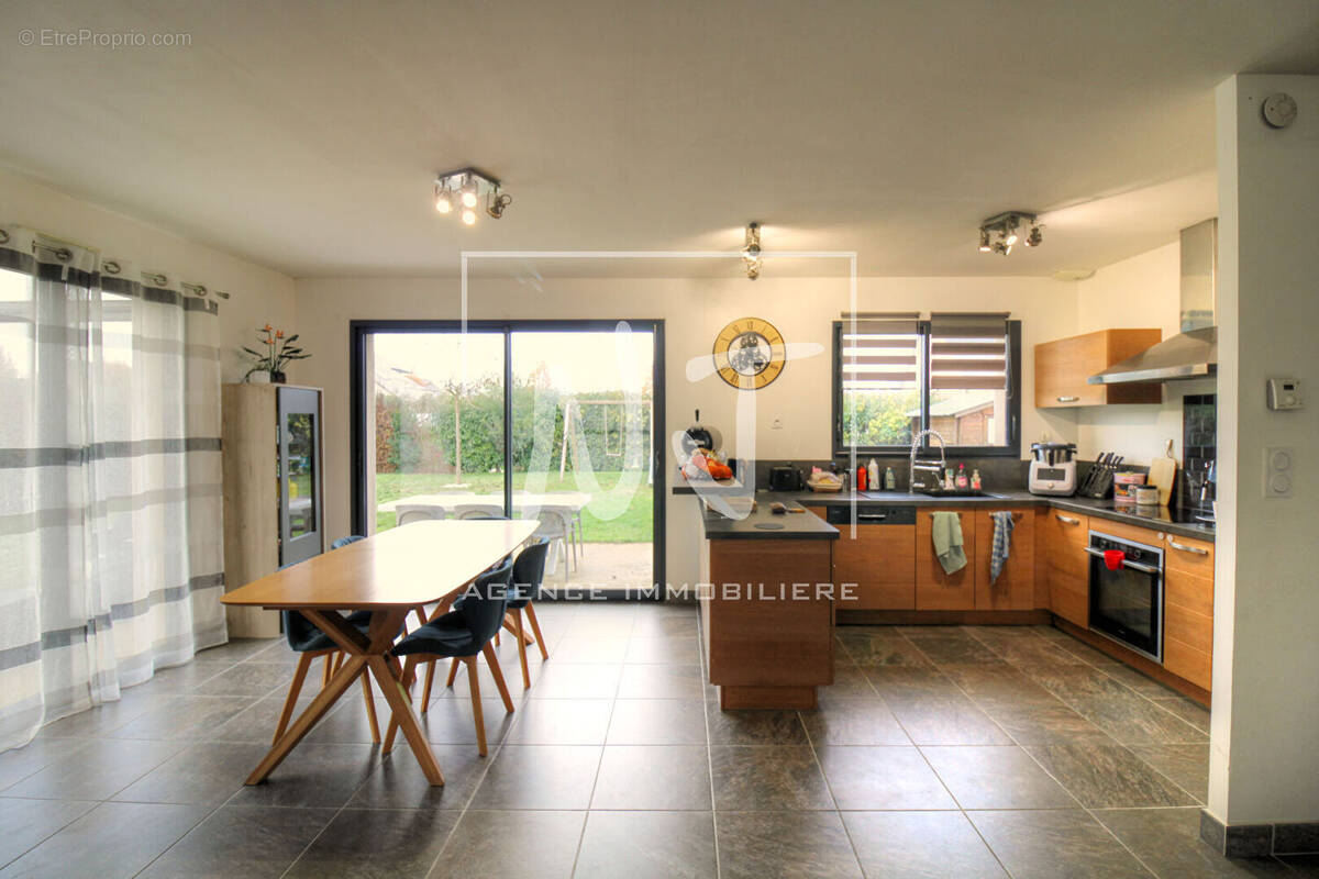 Maison à SAINT-MATHURIN-SUR-LOIRE