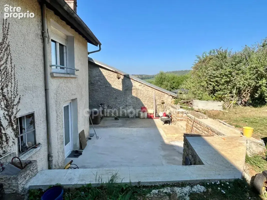 Maison familiale : 5 chambres, près de 80 m² de pièce de vie, une terrasse de 60 m² et un jardin de plus de 975 m² à Moulins-Sai - photo 14