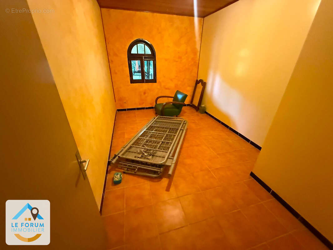 Riviere saint louis 97421 - maison familiale - possible investissement - beaux volumes - proche commodités - photo 8
