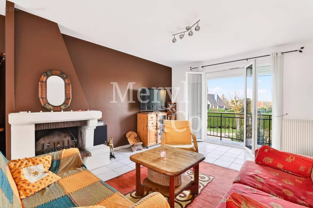 Maison à GOMETZ-LE-CHATEL