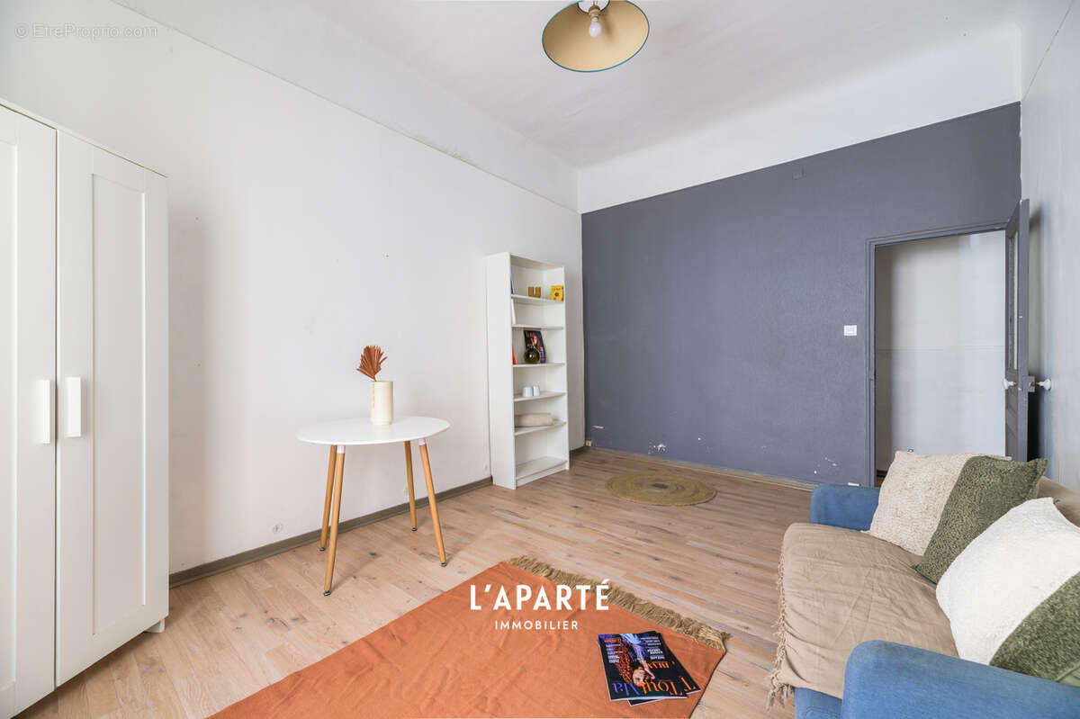 Appartement à MARSEILLE-4E