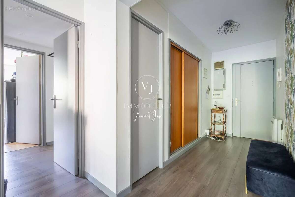Appartement à CHARENTON-LE-PONT