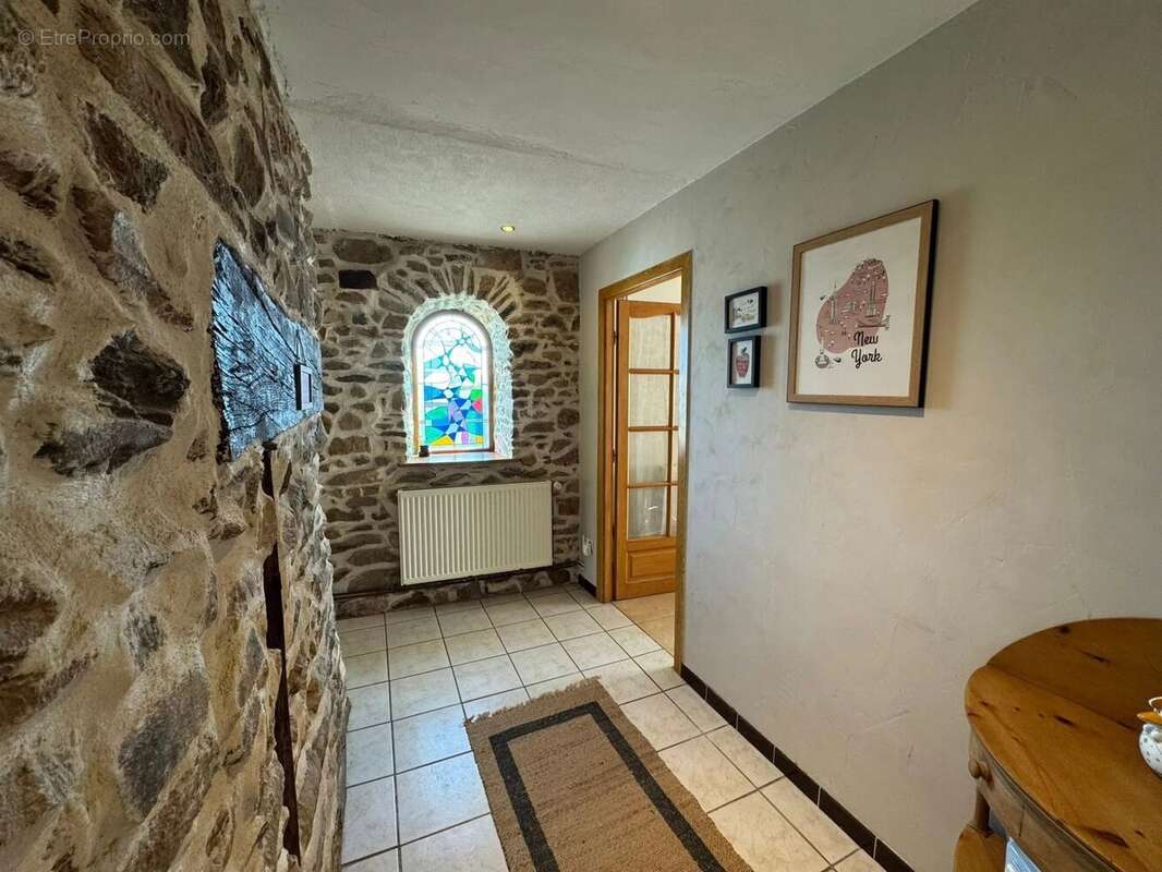 Maison à BUSSIERE-POITEVINE