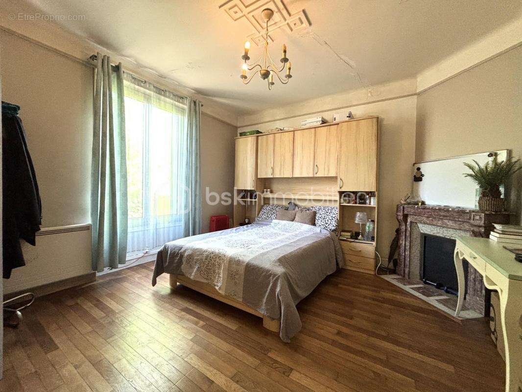 Maison à PARAY-VIEILLE-POSTE