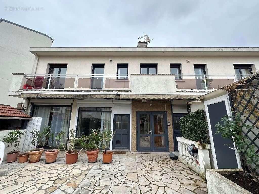 Appartement à FONTENAY-SOUS-BOIS