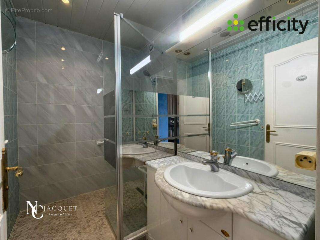 Appartement à RILLIEUX-LA-PAPE