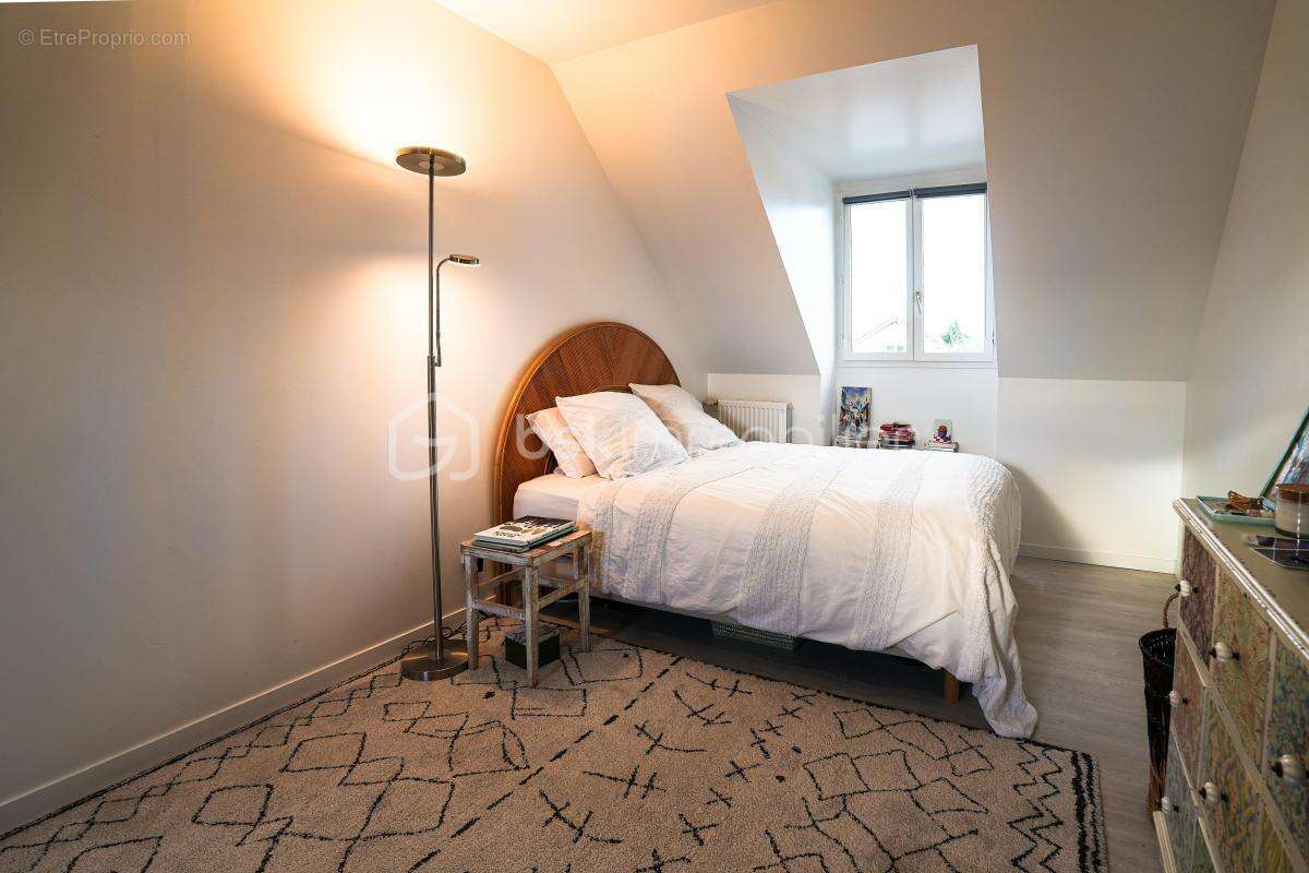 Maison à MONTEVRAIN