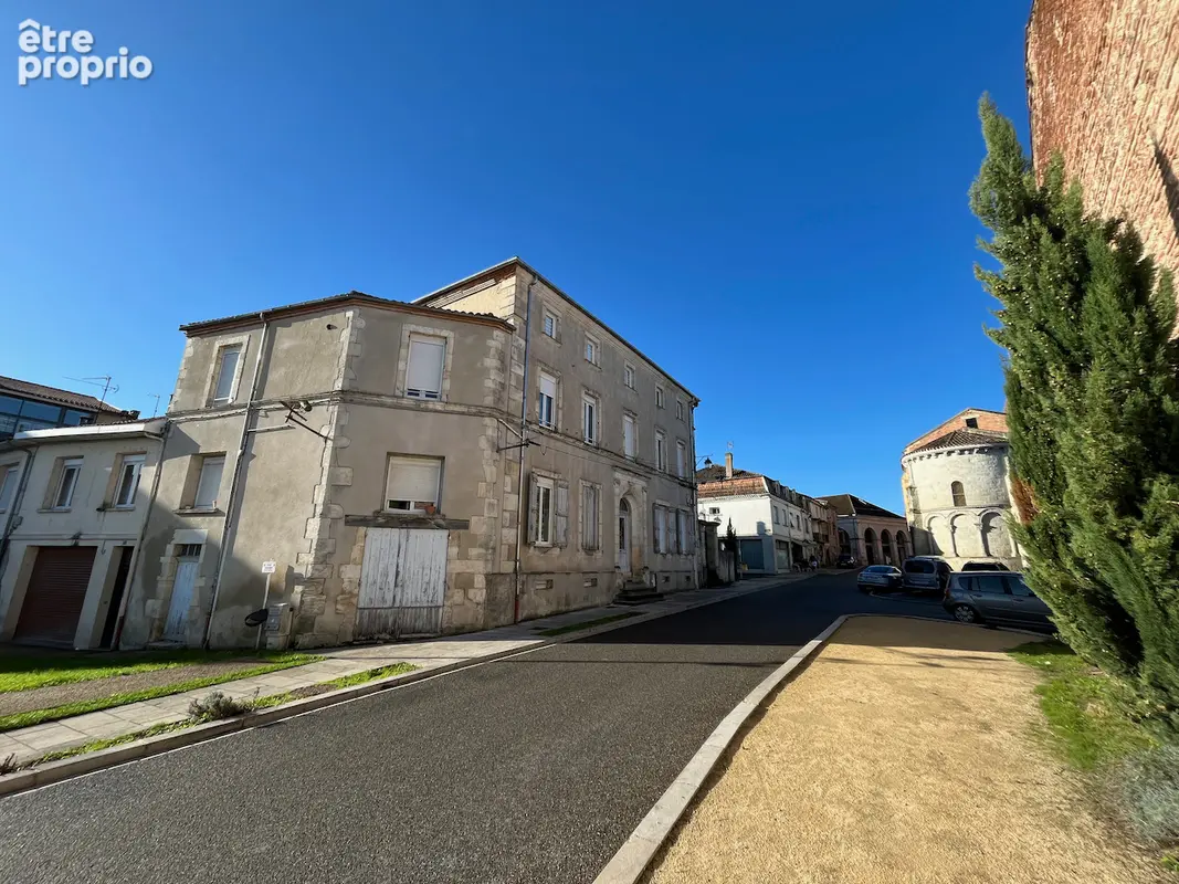 Sainte Livrade sur Lot, IMMEUBLE DE RAPPORT de 423 m2 habitables comprenant 7 lots d'habitation Rentabilité très bonne de 12,10  - photo 17