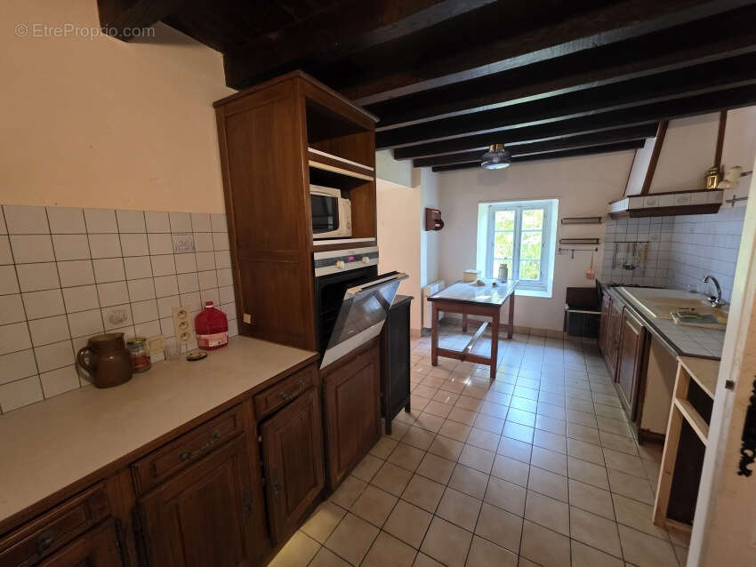 Maison à SAINT-GERVAIS-D'AUVERGNE