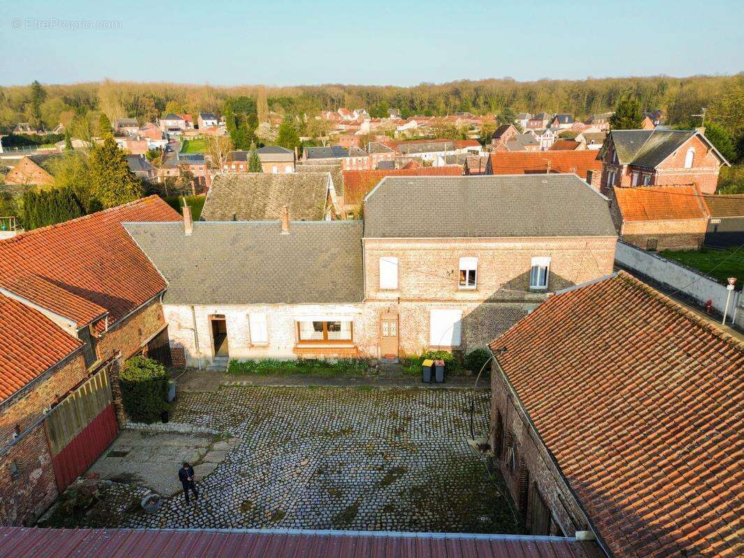 Maison à WALINCOURT-SELVIGNY