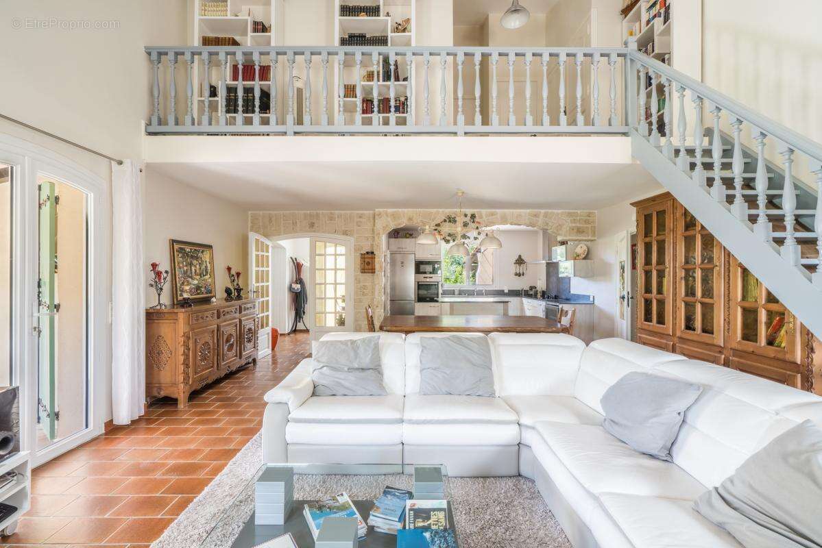 Maison 175 m² à Candillargues  - photo 2