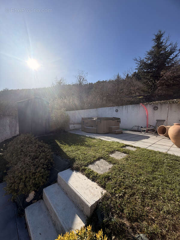 Villa contemporaine d’exception de 208m2   Vue panoramique, calme absolu et prestations haut de gamme - photo 7
