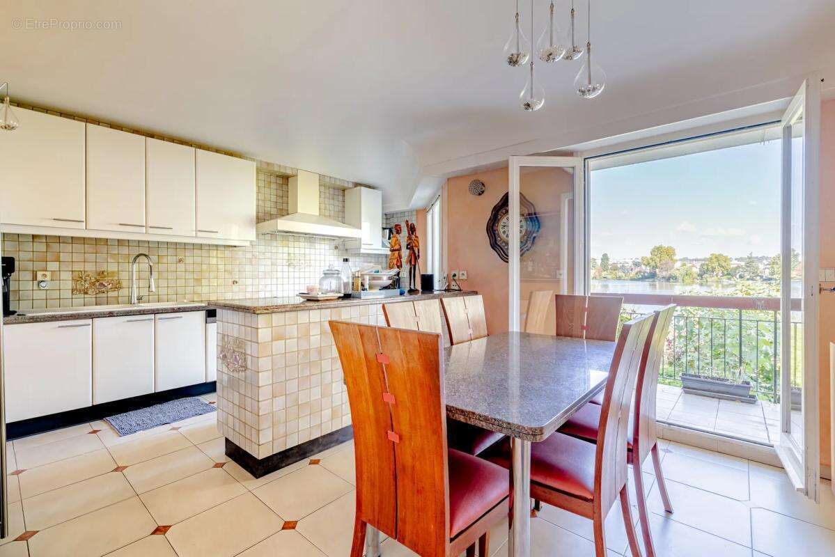 Appartement à ENGHIEN-LES-BAINS