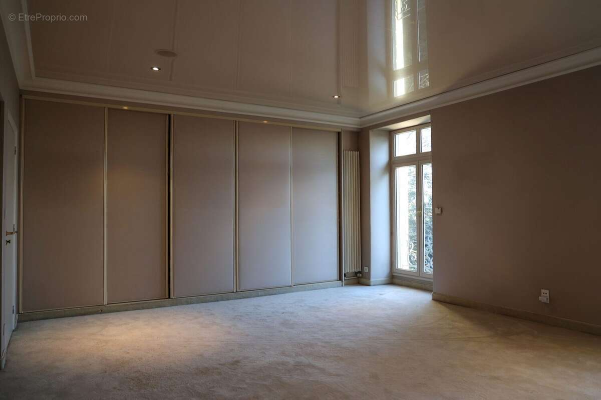 Maison 660 m² à Redon  - photo 8