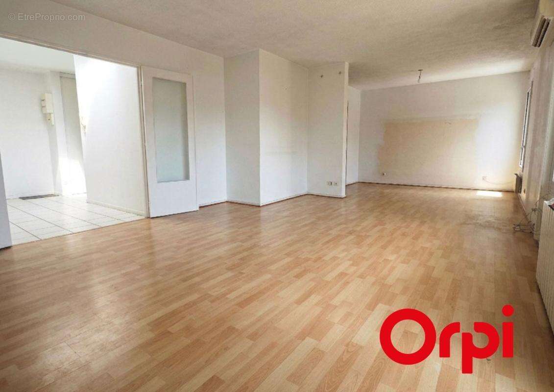 T4 85m² - 2 Chambres - balcon - garage - Moulin à Vent - Lyon 8 - photo 3
