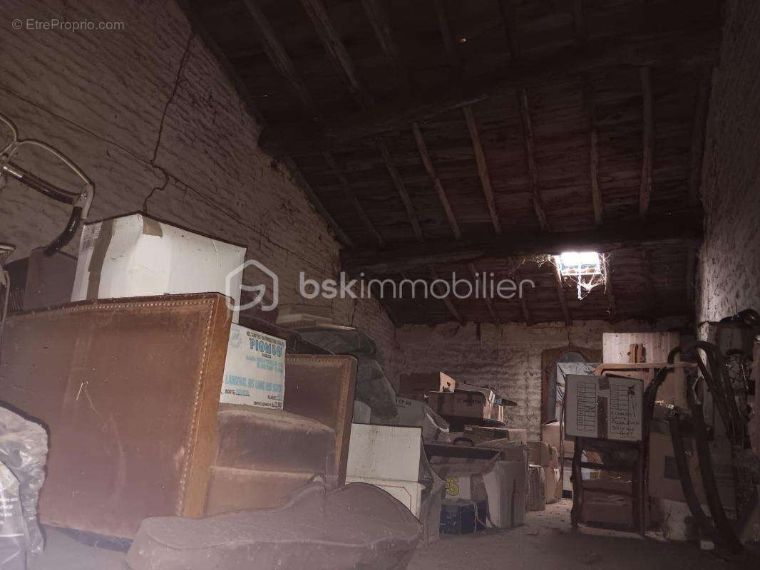 Commerce à SAUZE-VAUSSAIS