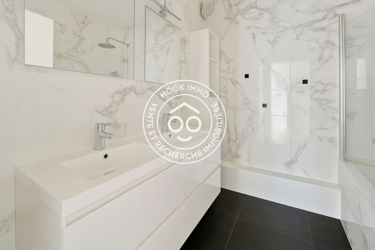 SDB - Appartement à CHEVILLY-LARUE